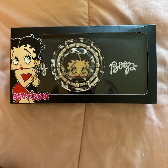 Betty Boop Wristlet - Picture 5 of 5
